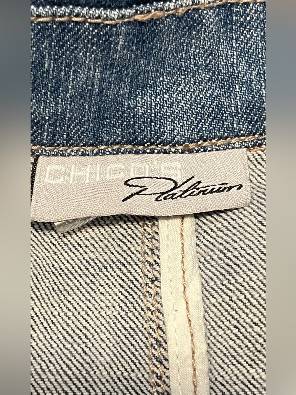 NWT Women’s CHICO”S Platinum Light Wash Blue Denim Jean Blazer Jacket Size 1- S - Picture 2 of 14